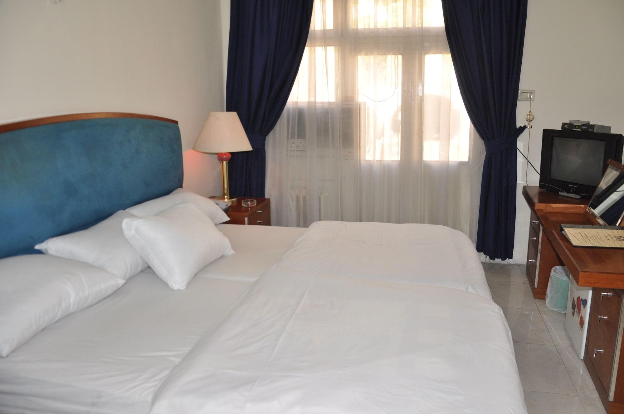 New Park Hotel Амман Екстер'єр фото